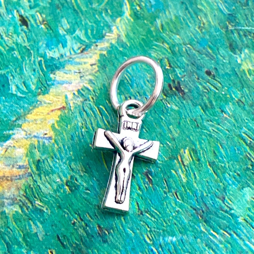 5/$10❤️❤️❤️NEW TIBETAN SILVER RELIGIOUS CROSS CHARM PENDANT